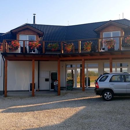 Penzion Conti Trencianska Tepla Extérieur photo